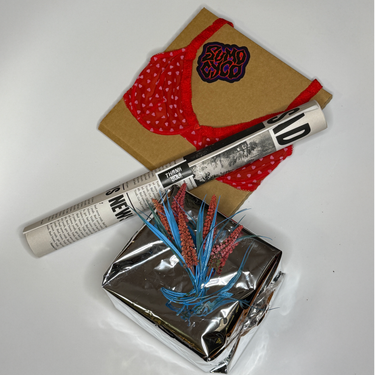 Deluxe Cyco Gift Wrapping